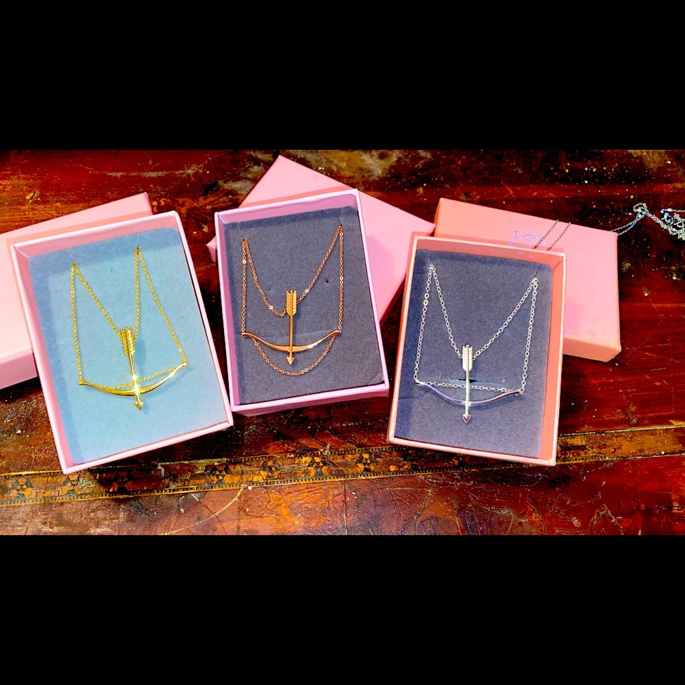 Taylor Swifts Archer Necklace Trio 🔸🔲🔻 Meredith & OLivia SWIFT Approved